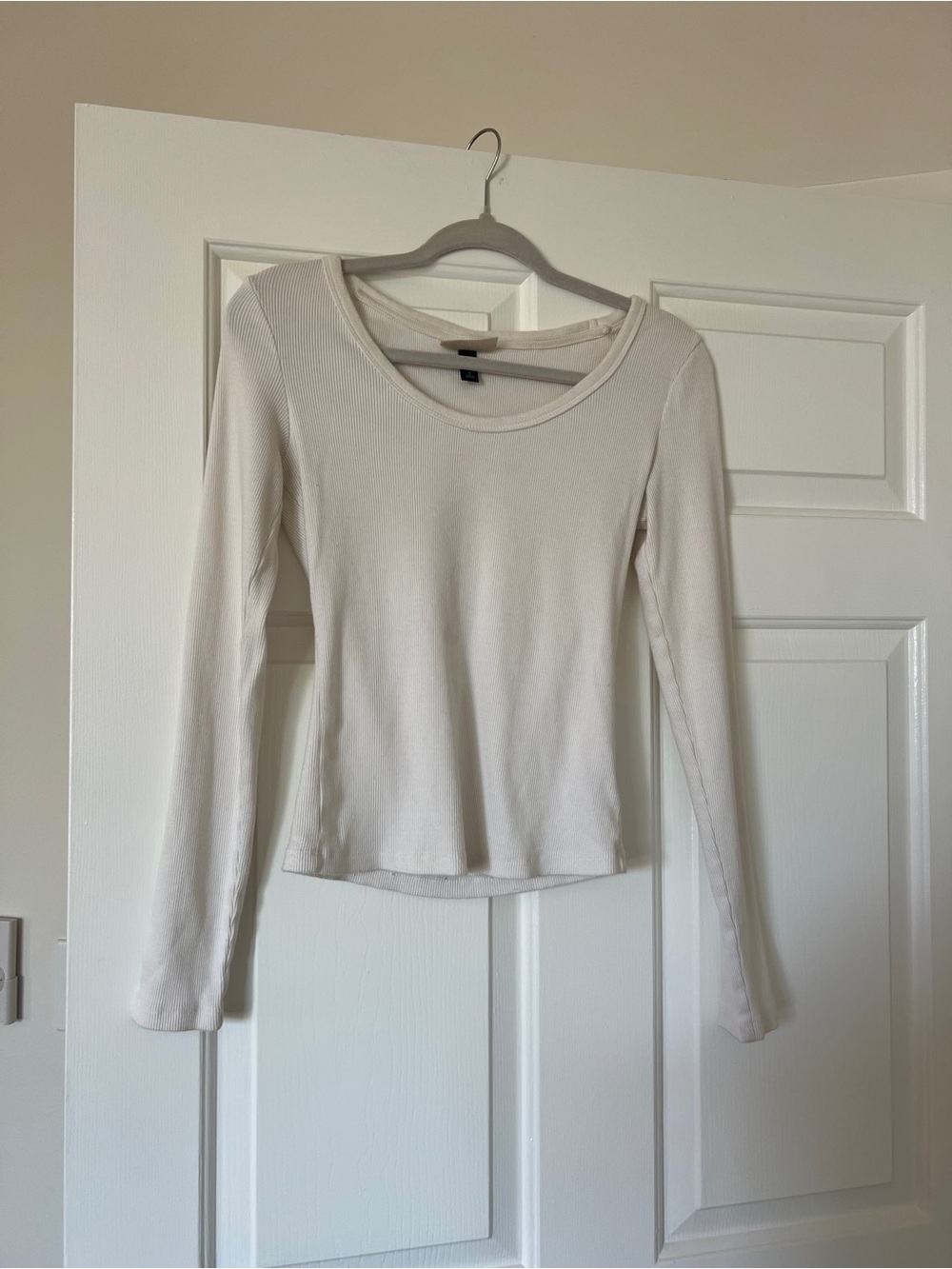 Universal Thread Cream Long Sleeve Scoop Neck Ribbed Top